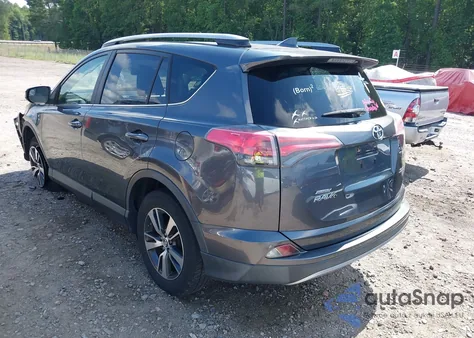 2017 Toyota Rav4 Xle z USA, uszkodzony, nr VIN JTMWFREV9HD096992
